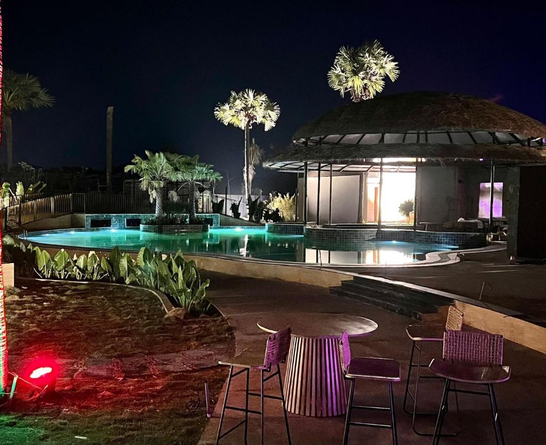 V Hotels And Resorts Chirala Exteriér fotografie